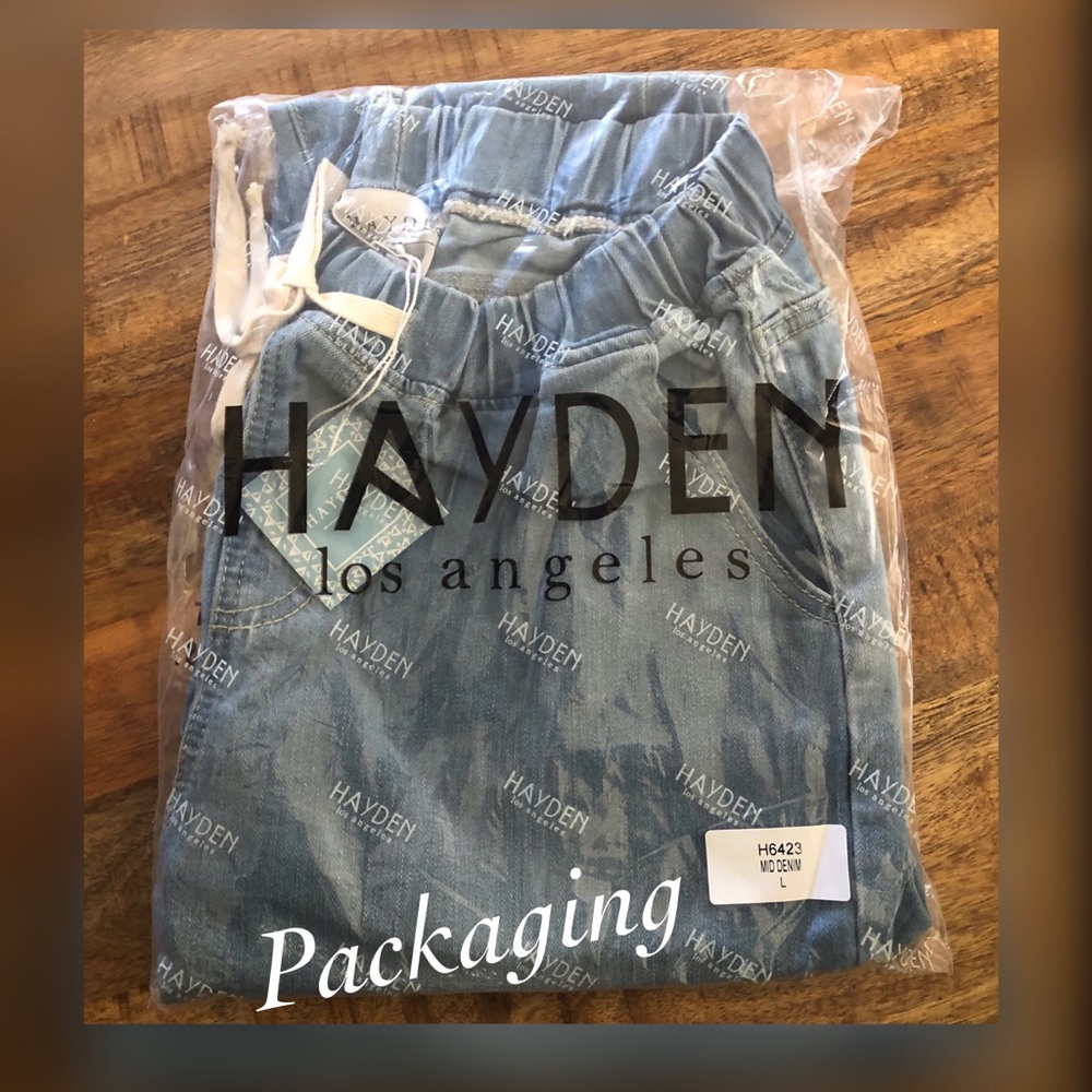 <LAST>Distressed Ripped Street Style Jeans - Picture 6 of 8